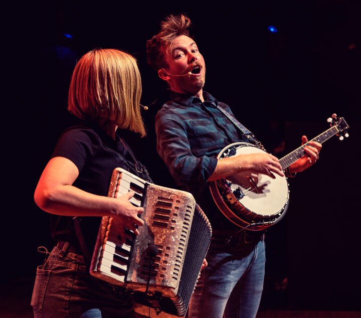 FAMILY FOLK SHOW - The Hub, Melbourn (11am)